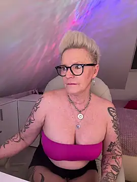 Snapshot of German_Milf chatting on 3, 4, 2026 German Milf online show from 3, 4, 2026