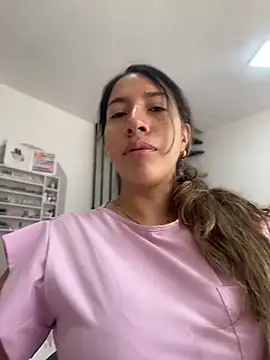 daniela henao online show from 23, 4, 2026