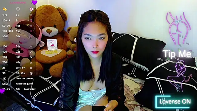 TR4NSCUTI3 online show from 16, 1, 2026