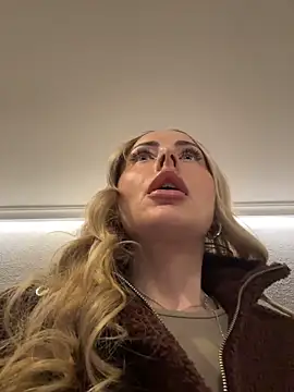 EmaSalis online show from 9, 2, 2026