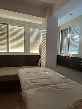 EmaSalis online show from 19, 2, 2026