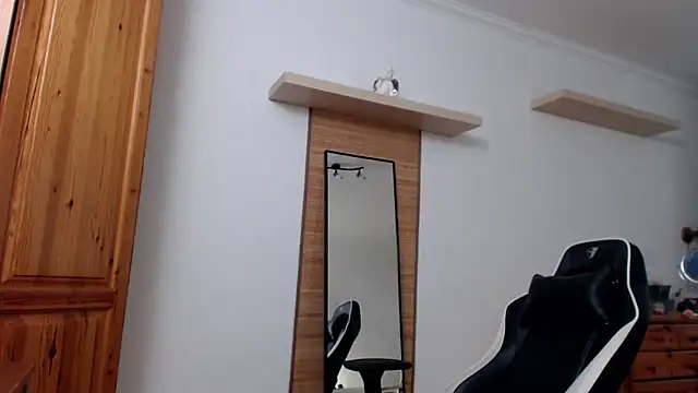 Snapshot of Lisakisss chatting on 6, 3, 2025 Lisakisss online show from 6, 3, 2025