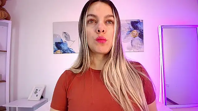 Snapshot of Isabella_Harley chatting on 11, 6, 2026 Isabella Harley online show from 11, 6, 2026