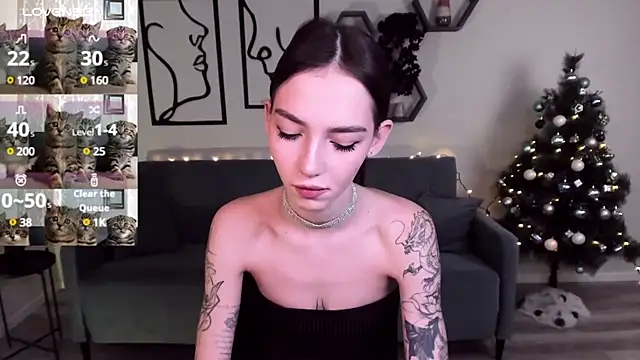 Snapshot of SophieCatty chatting on 11, 12, 2024 SophieCatty online show from 11, 12, 2024