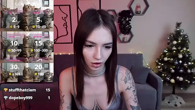 Snapshot of SophieCatty chatting on 17, 12, 2024 SophieCatty online show from 17, 12, 2024