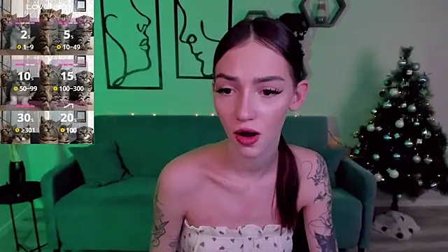 Snapshot of SophieCatty chatting on 4, 1, 2025 SophieCatty online show from 4, 1, 2025