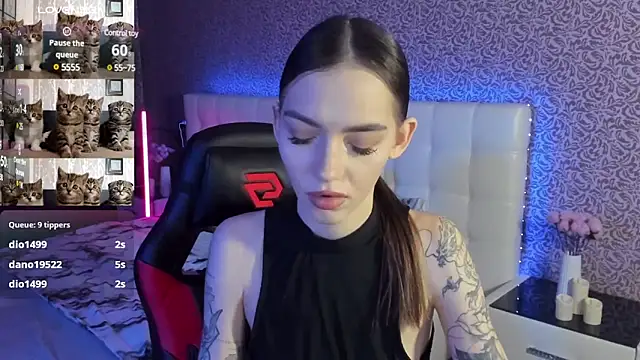 Snapshot of SophieCatty chatting on 4, 2, 2025 SophieCatty online show from 4, 2, 2025