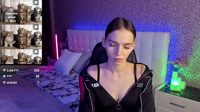 Snapshot of SophieCatty chatting on 4, 3, 2025 SophieCatty online show from 4, 3, 2025