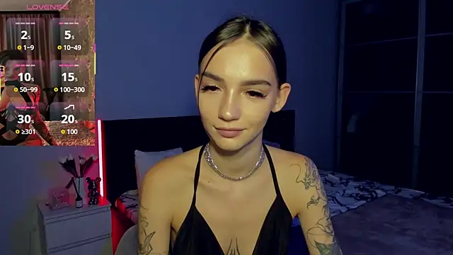 Snapshot of SophieCatty chatting on 8, 11, 2025 SophieCatty online show from 8, 11, 2025