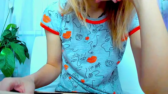 Snapshot of Bell_a_mi_ chatting on 25, 1, 2025 Bell a mi online show from 25, 1, 2025