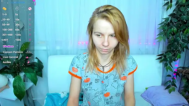 Snapshot of Bell_a_mi_ chatting on 4, 2, 2025 Bell a mi online show from 4, 2, 2025