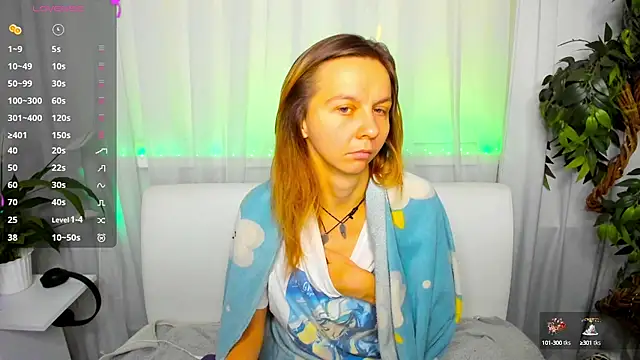 Snapshot of Bell_a_mi_ chatting on 12, 10, 2025 Bell a mi online show from 12, 10, 2025