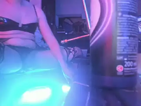 slankecrosdresser online show from 11, 12, 2024