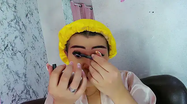 Alexandra Hornny online show from 4, 2, 2025