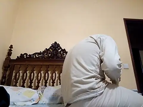 White rabbit  online show from 22, 11, 2025