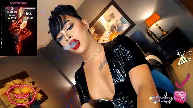 Snapshot of MarryQueen22 chatting on 6, 11, 2025 MarryQueen22 online show from 6, 11, 2025