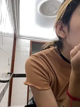 Girl Cherry online show from 18, 3, 2025