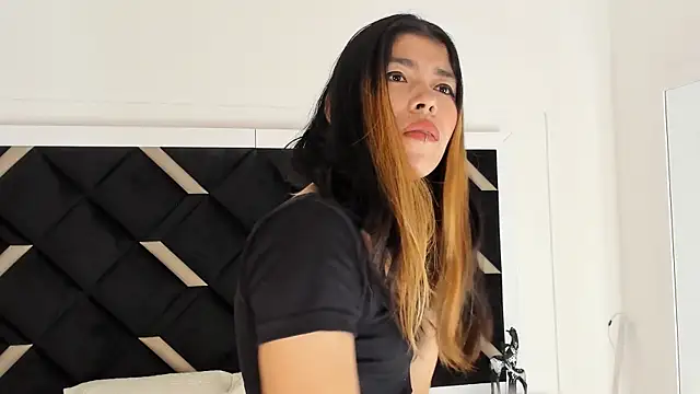 Girl Cherry online show from 11, 9, 2025