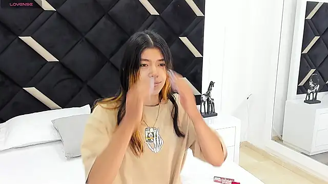 Girl Cherry online show from 27, 9, 2025