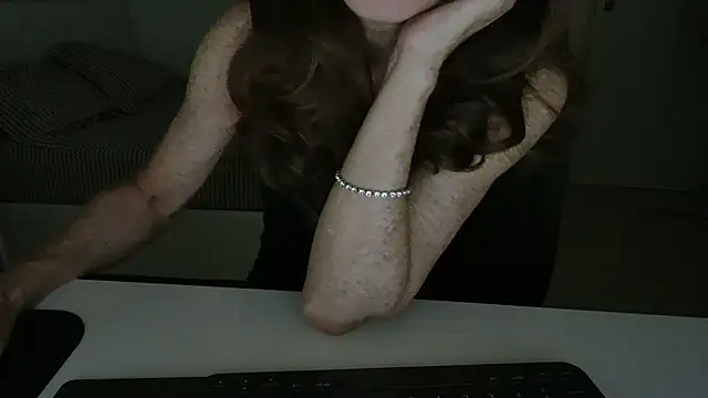 Snapshot of amara_2022 chatting on 8, 7, 2026 amara 2022 online show from 8, 7, 2026