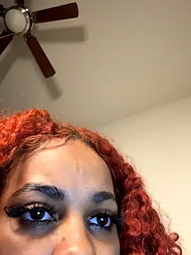Cloutchasercrystall online show from 7, 10, 2025