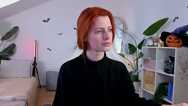 doll lesli online show from 2, 11, 2025