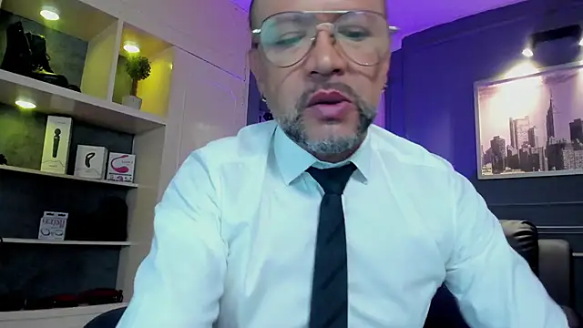 Snapshot of MrFrank_tattoo chatting on 8, 1, 2026 MrFrank tattoo online show from 8, 1, 2026