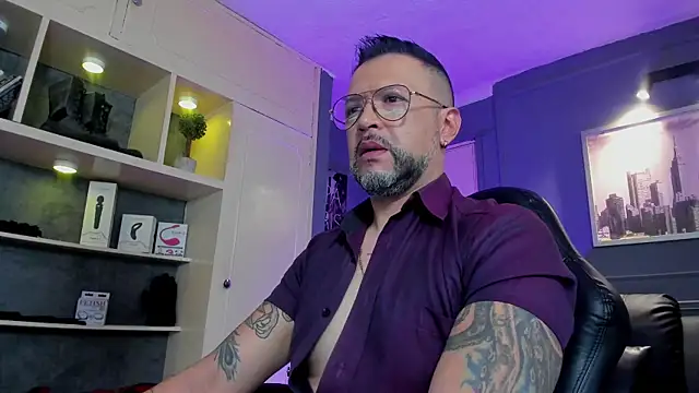 Snapshot of MrFrank_tattoo chatting on 11, 1, 2026 MrFrank tattoo online show from 11, 1, 2026