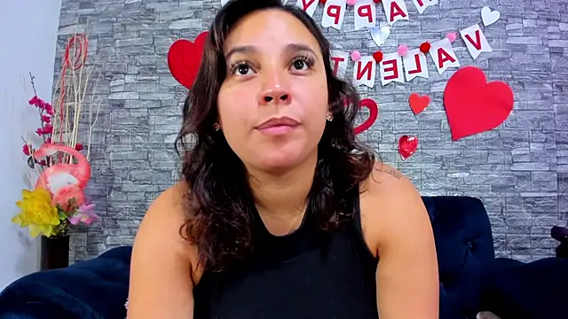 Snapshot of LizzRouse chatting on 10, 2, 2025 LizzRouse online show from 10, 2, 2025