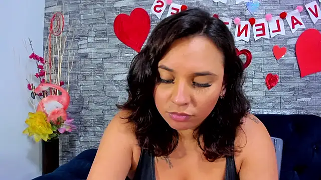 Snapshot of LizzRouse chatting on 11, 2, 2025 LizzRouse online show from 11, 2, 2025