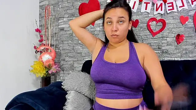 Snapshot of LizzRouse chatting on 11, 2, 2025 LizzRouse online show from 11, 2, 2025