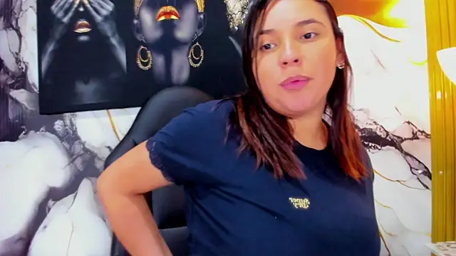 Snapshot of LizzRouse chatting on 11, 3, 2025 LizzRouse online show from 11, 3, 2025