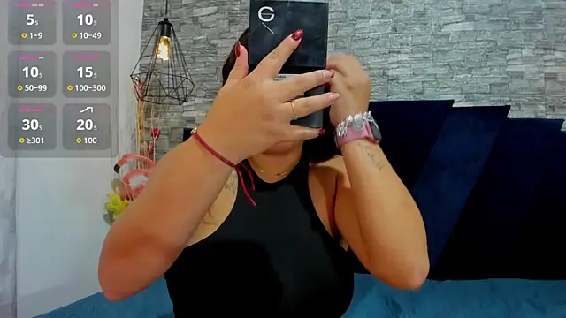 Snapshot of LizzRouse chatting on 15, 9, 2025 LizzRouse online show from 15, 9, 2025