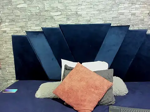 Snapshot of LizzRouse chatting on 27, 9, 2025 LizzRouse online show from 27, 9, 2025