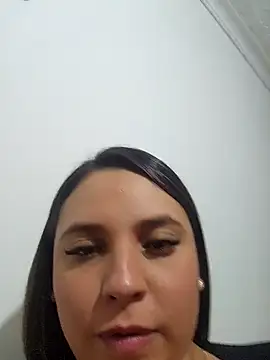 Snapshot of LizzRouse chatting on 2, 10, 2025 LizzRouse online show from 2, 10, 2025