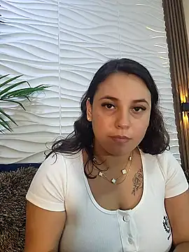 Snapshot of LizzRouse chatting on 3, 10, 2025 LizzRouse online show from 3, 10, 2025