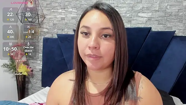 Snapshot of LizzRouse chatting on 6, 10, 2025 LizzRouse online show from 6, 10, 2025