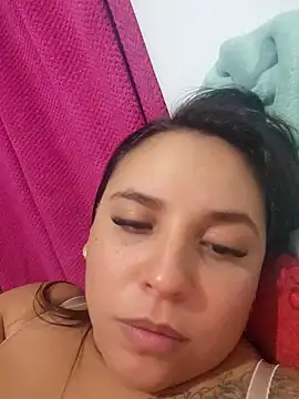 Snapshot of LizzRouse chatting on 19, 10, 2025 LizzRouse online show from 19, 10, 2025