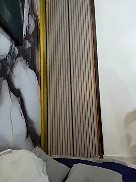 Snapshot of LizzRouse chatting on 29, 10, 2025 LizzRouse online show from 29, 10, 2025