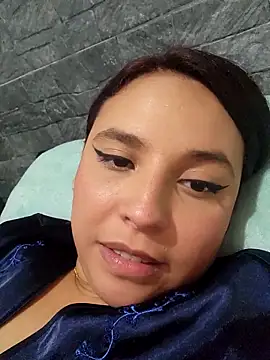 Snapshot of LizzRouse chatting on 26, 11, 2025 LizzRouse online show from 26, 11, 2025