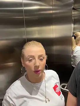 Strongqueen online show from 9, 1, 2025