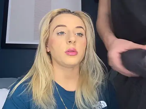 Strongqueen online show from 15, 2, 2025