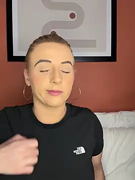 Strongqueen online show from 26, 2, 2025