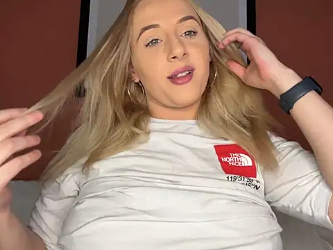 Strongqueen online show from 4, 3, 2025