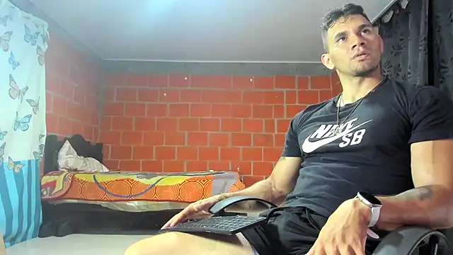 Snapshot of GendersonFit chatting on 26, 5, 2026 GendersonFit online show from 26, 5, 2026