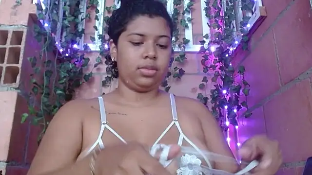 Snapshot of belindathompson chatting on 31, 1, 2025 belindathompson online show from 31, 1, 2025