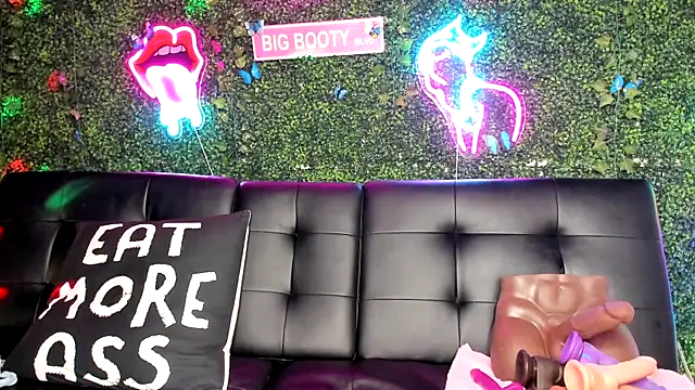 ThickAssRena online show from 13, 12, 2024