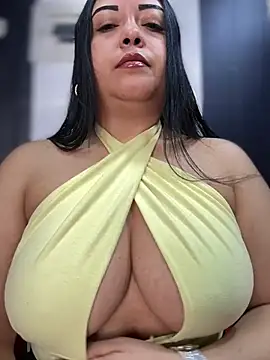 Snapshot of cami_ortiz__ chatting on 18, 2, 2025 cami ortiz online show from 18, 2, 2025