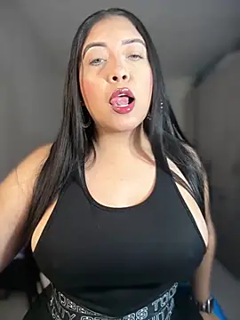 Snapshot of cami_ortiz__ chatting on 17, 12, 2025 cami ortiz online show from 17, 12, 2025