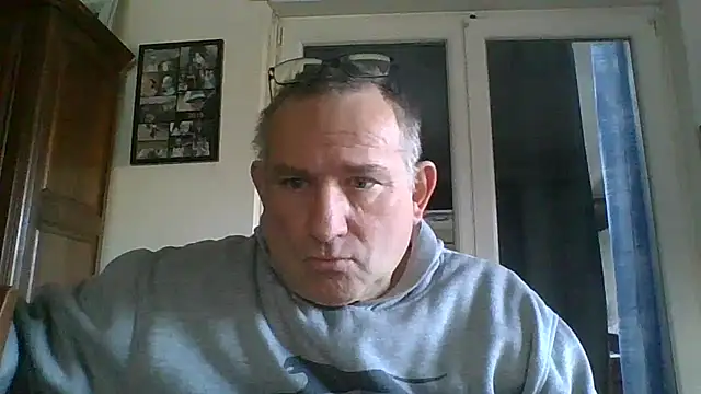 Snapshot of jeanlulu chatting on 11, 1, 2025 jeanlulu online show from 11, 1, 2025